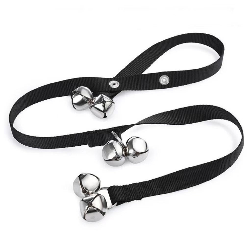 Pet doorbell cord, dog training bell hanging strap, cat/dog outdoor alarm rope, dog training and cat entertaining doorbell cord that can be hung on the door.