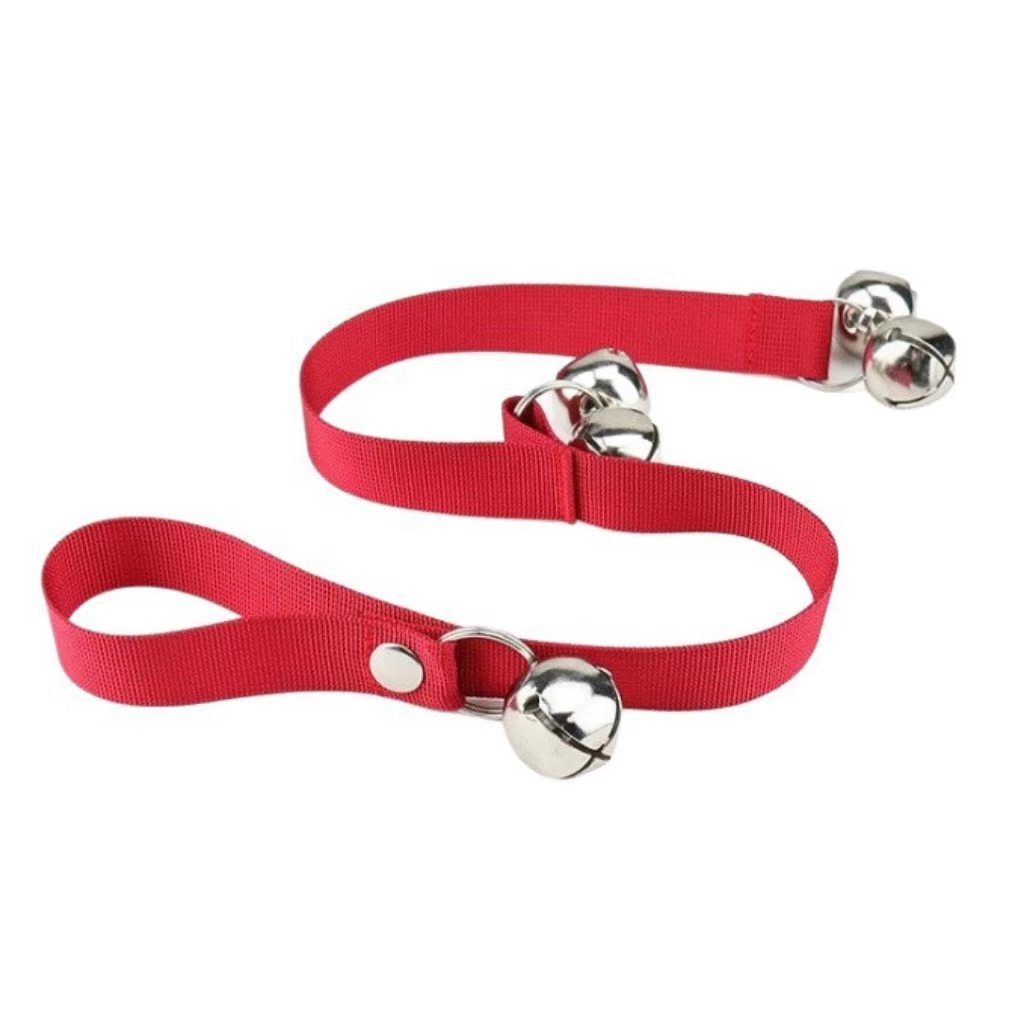 Pet doorbell cord, dog training bell hanging strap, cat/dog outdoor alarm rope, dog training and cat entertaining doorbell cord that can be hung on the door.