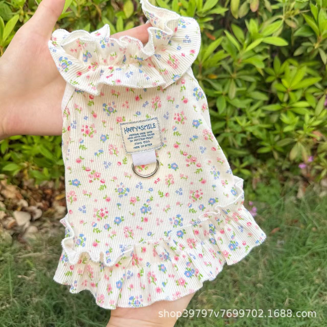 Pet dog and cat clothing, pet fashion, spring/summer floral dress, fresh and cute princess dress, lightweight and breathable Pi Bear style.