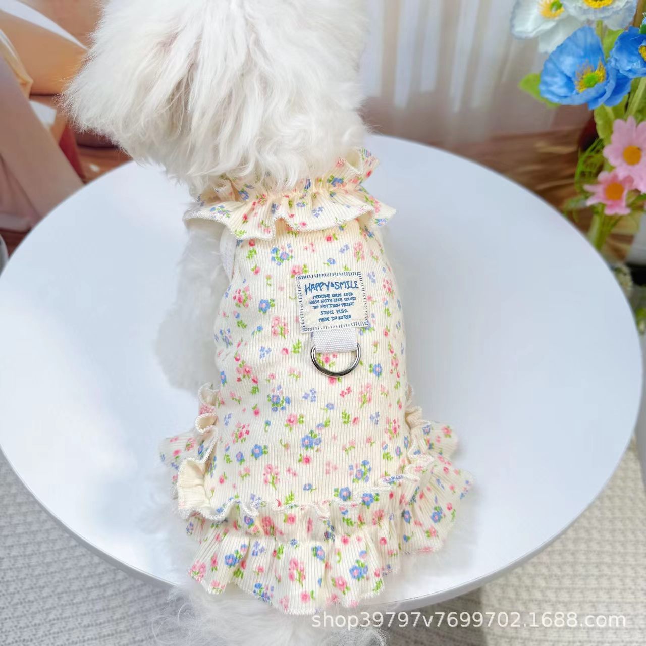 Pet dog and cat clothing, pet fashion, spring/summer floral dress, fresh and cute princess dress, lightweight and breathable Pi Bear style.